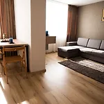 Court 3* Panaghiurişte