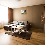 מלון Court 3*