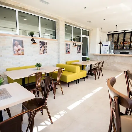 Court 3* باناجيريشت