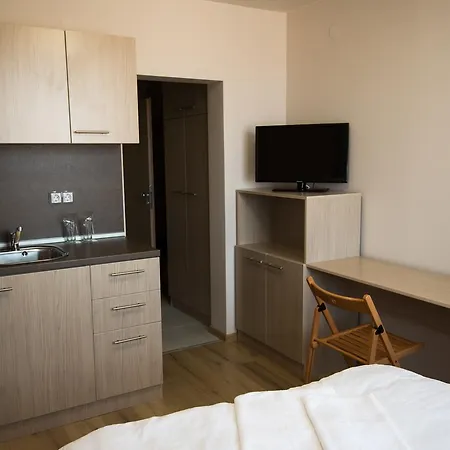 فندق Court باناجيريشت