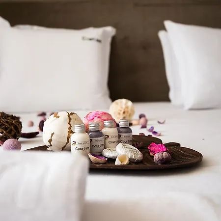 Court فندق باناجيريشت