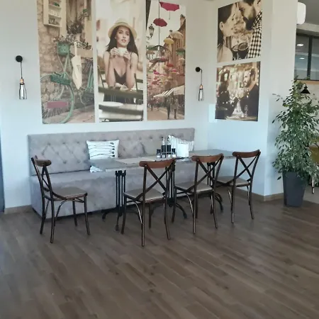 Hotel Court