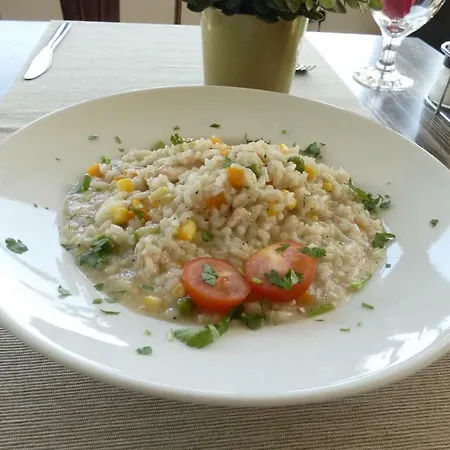 Court Hotel 3*