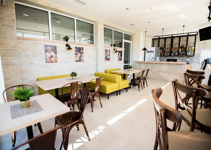 Court 3* Панагюриште